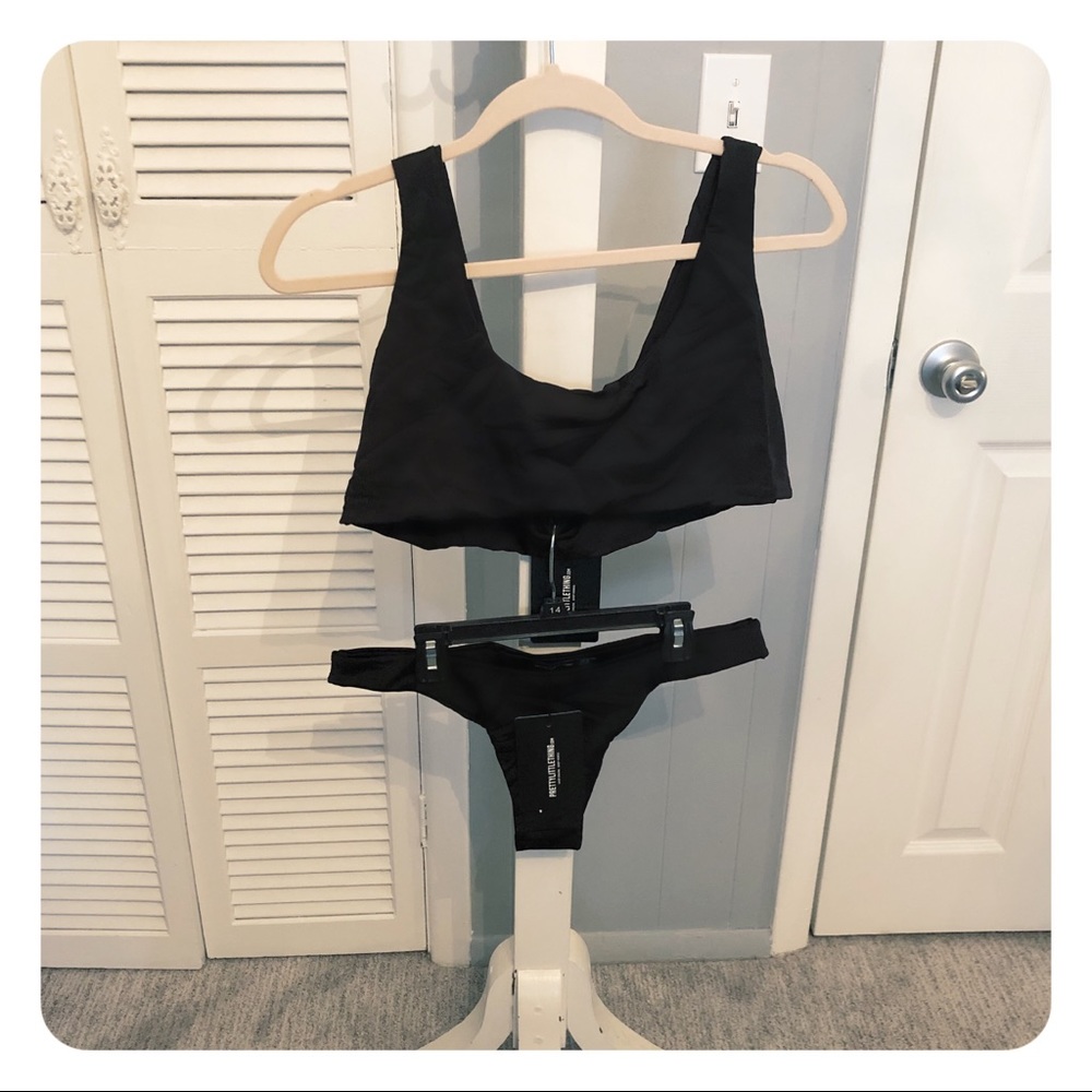 Black bandeau bikini